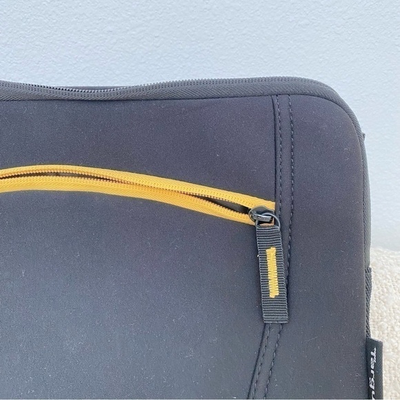 TARGUS black neoprene protective laptop iPad sleeve - Picture 6 of 7